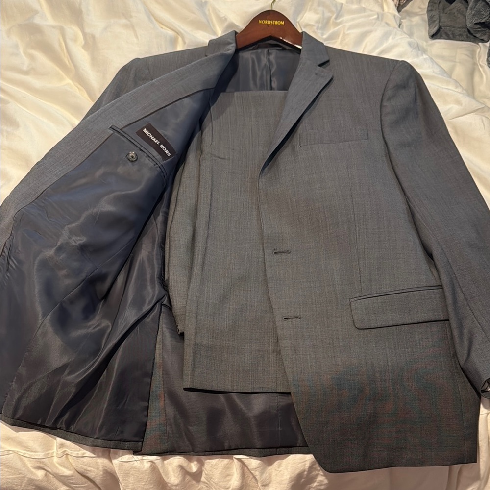 Michael Kors Gray Wool Blend Suit with Notched Lapels Great Condition